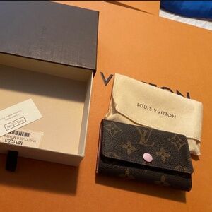 Louis Vuitton Rose Ballerine Key Cles